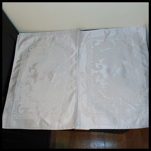 🎁 3 for $10 4 Cream Placemats - Picture 2 of 7